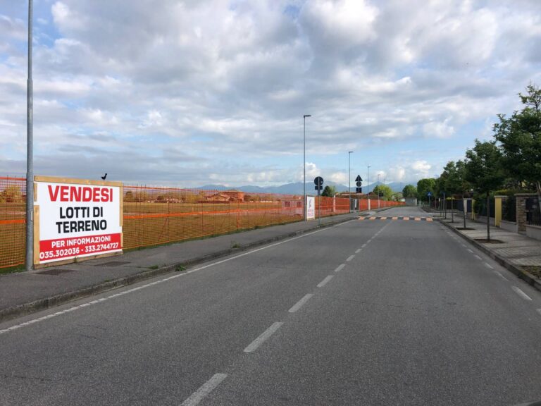 Terreno edificabile in Vendita a Calcinate (Bergamo) di 610.00 mq