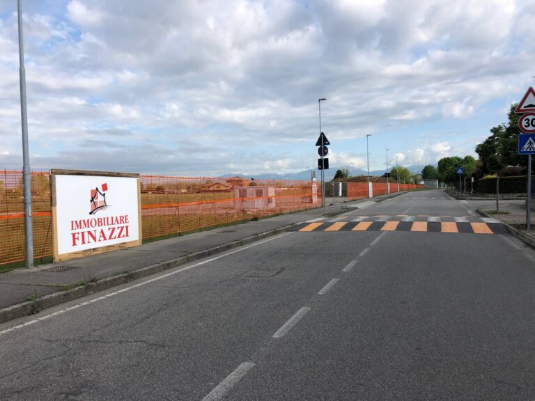 Terreno edificabile in Vendita a Calcinate (Bergamo) di 885.00 mq