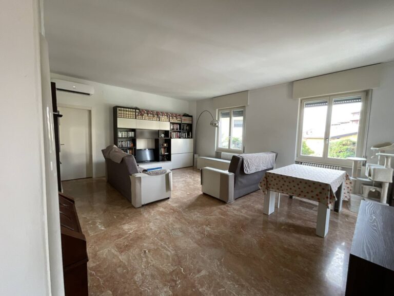 Appartamento in Vendita a Bergamo (Bergamo) di 4 locali, 3 camere, 2 bagni, 152.00 mq