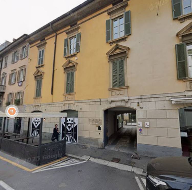 Posto auto coperto in Vendita a Bergamo (Bergamo) di 1 locali, 12.00 mq