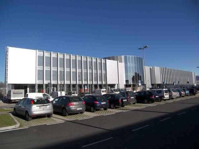 Locale commerciale in Affitto a Bergamo (Bergamo) di 1 locali, 2 bagni, 220.00 mq