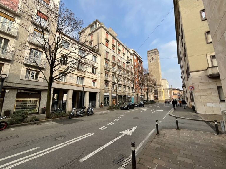 Studio/Ufficio in Vendita a Bergamo (Bergamo) di 5 locali, 1 bagni, 152.00 mq