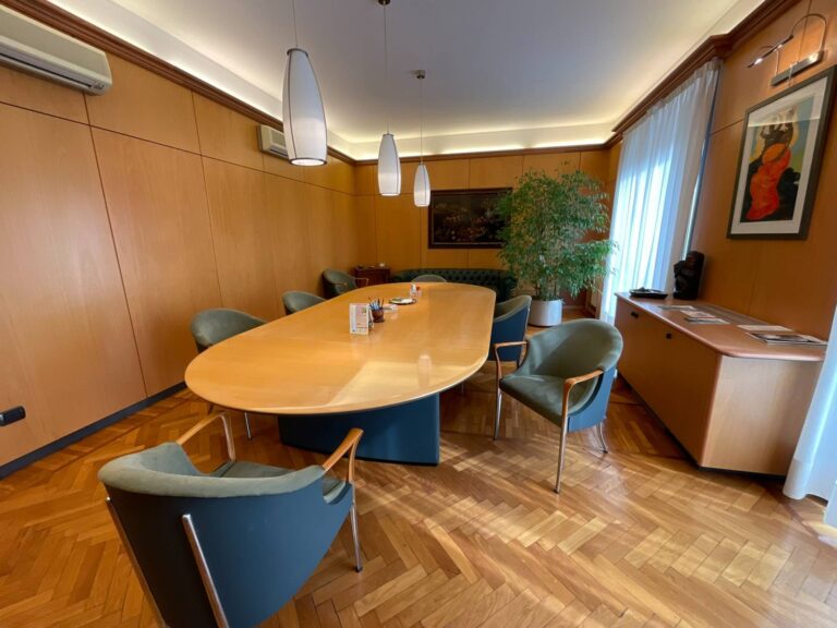 Studio/Ufficio in Vendita a Bergamo (Bergamo) di 4 locali, 1 bagni, 139.00 mq