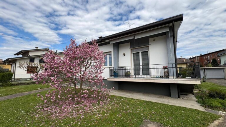 Villa singola in Vendita a Telgate (Bergamo) di 3 locali, 2 camere, 2 bagni, 192.00 mq