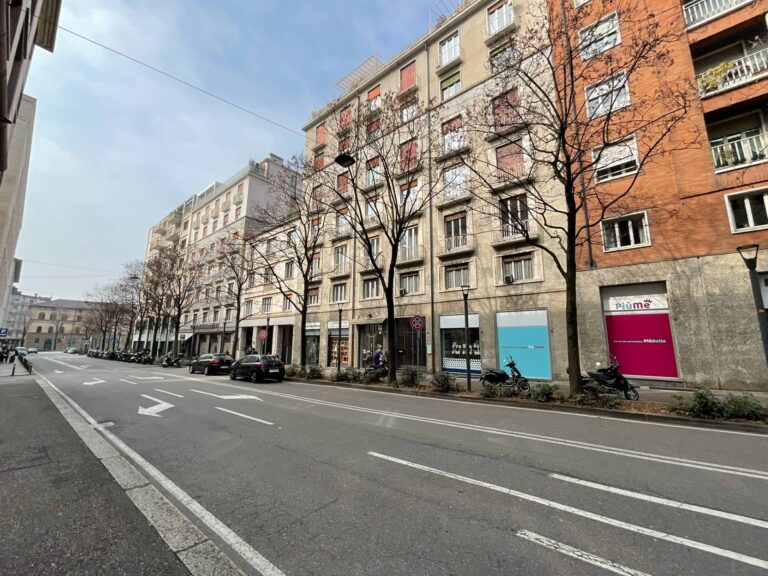 Studio/Ufficio in Vendita a Bergamo (Bergamo) di 9 locali, 2 bagni, 291.00 mq