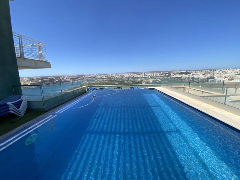 Attico in Vendita a Sliema (Malta) di 4 locali, 3 camere, 2 bagni, 366.00 mq