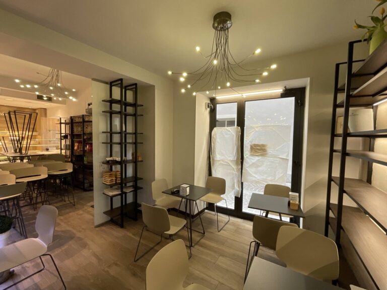 Locale commerciale in Vendita a Palosco (Bergamo) di 578.00 mq