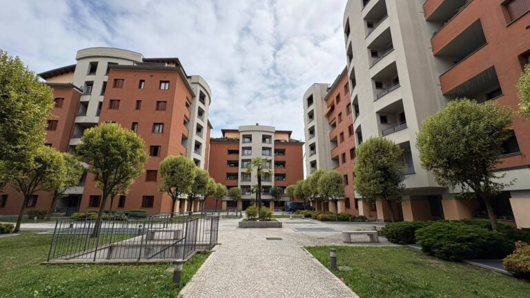 Appartamento in Vendita a Seriate (Bergamo) di 2 locali, 1 camere, 1 bagni, 54.00 mq
